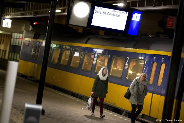 tienduizenden extra reizigers nu alle nachttreinen weer rijden