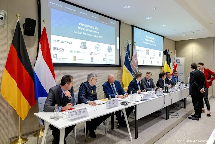 tientallen aanhoudingen in europese mensensmokkelzaak