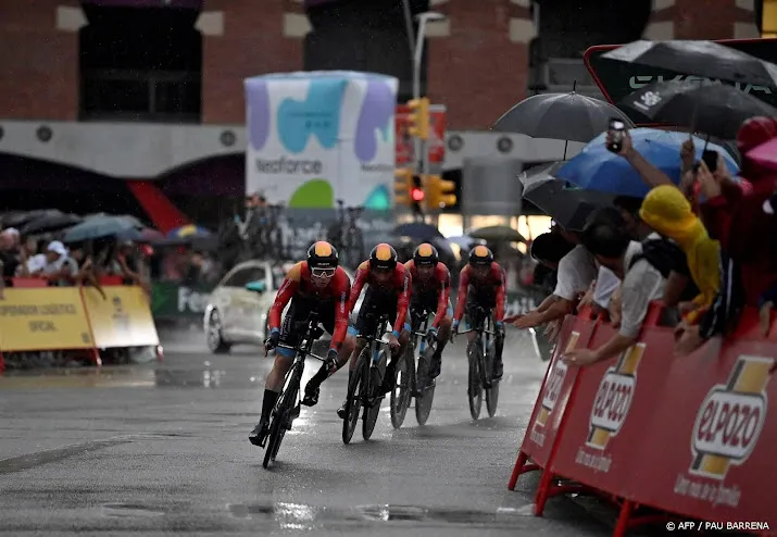 tijden tweede rit van vuelta vanwege weer opgemaakt op montjuic