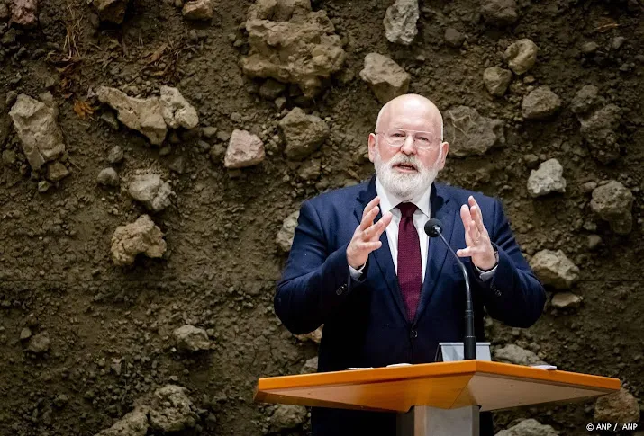 timmermans dankt partijgenoot aboutaleb voor burgemeesterschap