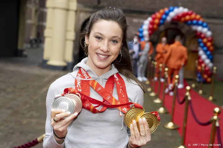 titelverdedigster schulting mist wk shorttrack door corona