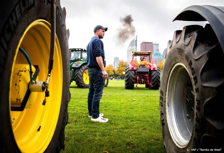 toch boeren met trekkers in den haag