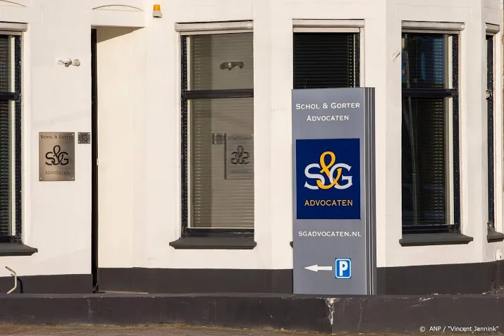 toestand neergeschoten advocaat verbeterd