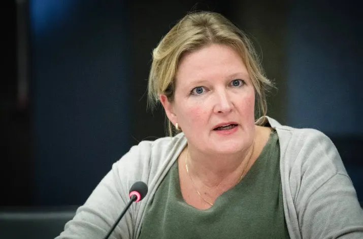 topbestuurder fnv stapt uit onvrede op
