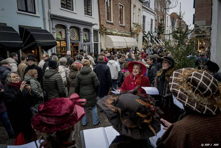 topdrukte op eerste dag dickens festijn wachtrij tijdelijk dicht
