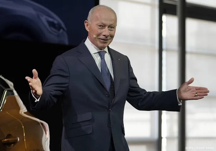 topman jaguar land rover neemt na twee jaar ontslag