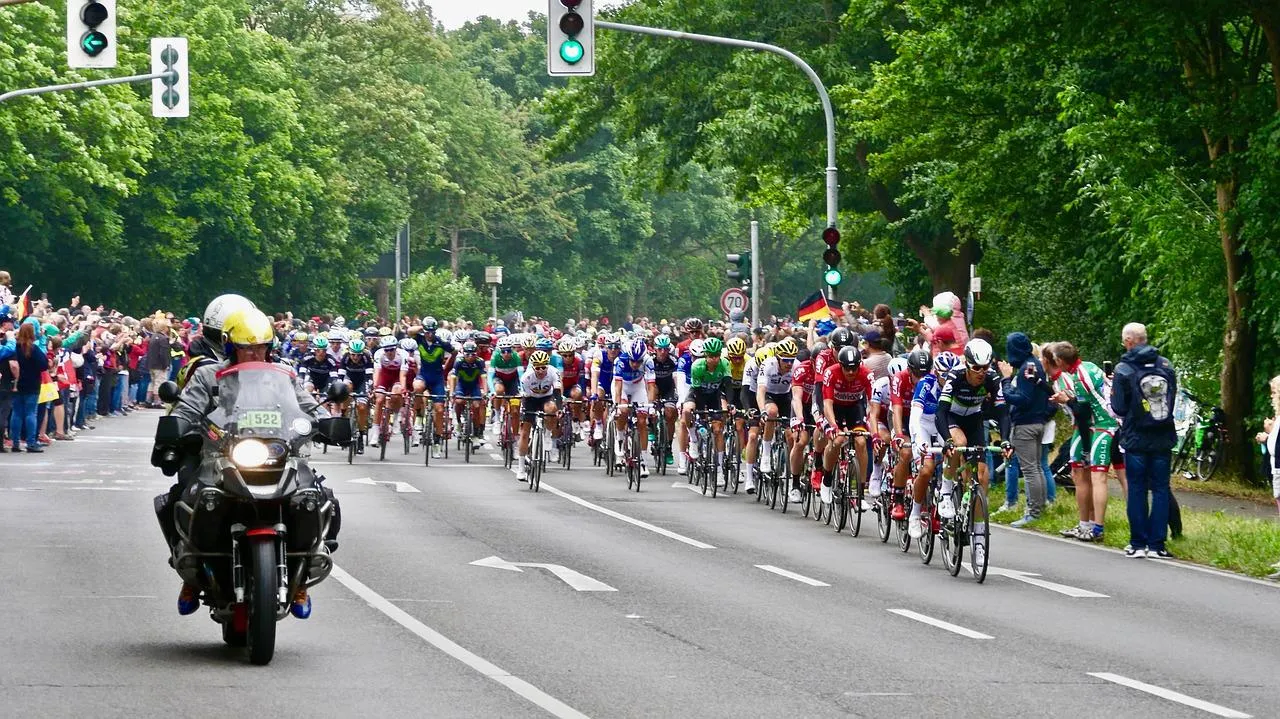 tour defrance 2485107 1280