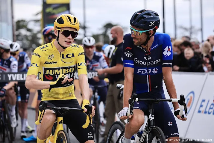 tourpeloton begonnen aan laatste etappe