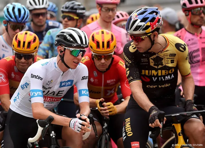 tourrenners begonnen aan eerste rit met aankomst bergop