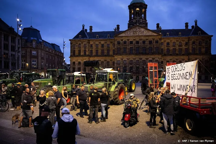 tractoren op de dam in amsterdam