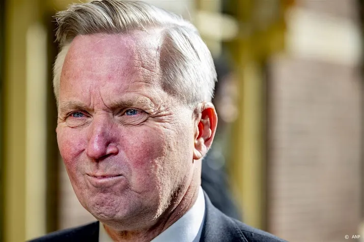 tranen bij van der burg ik had een asieldeal beloofd