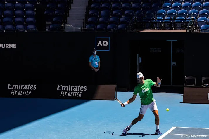 tribunes bij australian open voor de helft open