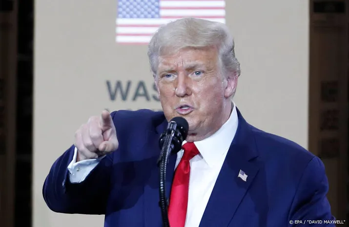 trump dreigt met ingrijpen als deal over coronasteun uitblijft