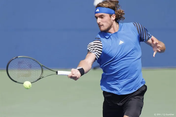 tsitsipas direct onderuit op tennistoernooi van peking