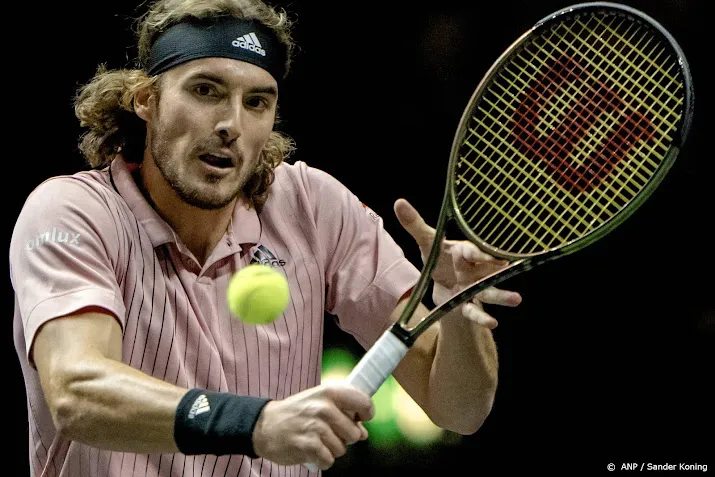 tsitsipas verliest in marseille van nummer 163 van de wereld
