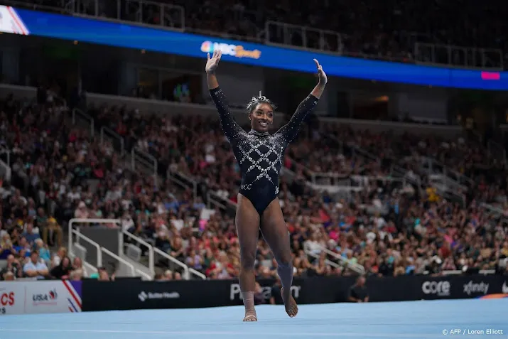 turnster biles in amerikaanse ploeg voor wk