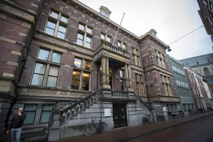 twee maanden voorwaardelijk rennende rukker