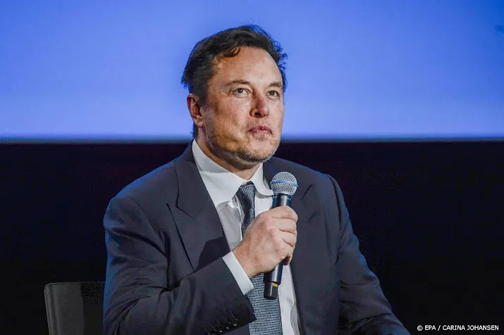 twitter wil sms berichten musk inzien in slepende overnamezaak