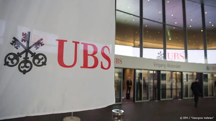 ubs krijgt boete voor misleiding rijke klanten