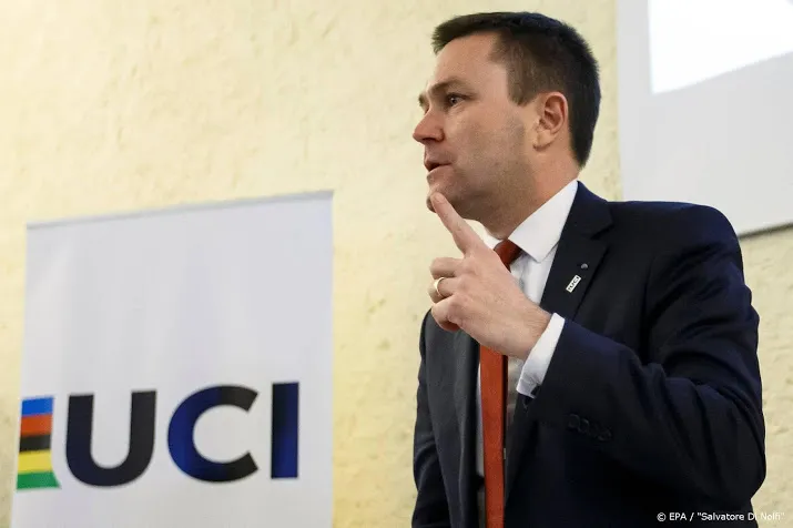 uci baas tour stopt niet bij een coronageval