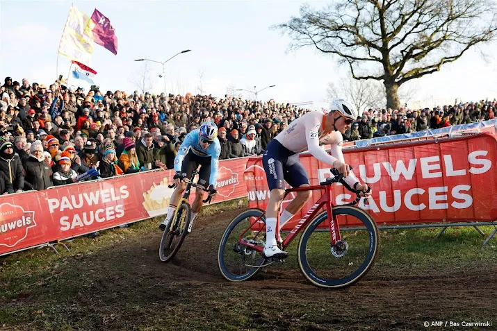 uci brengt wereldbeker veldrijden terug tot twaalf crossen