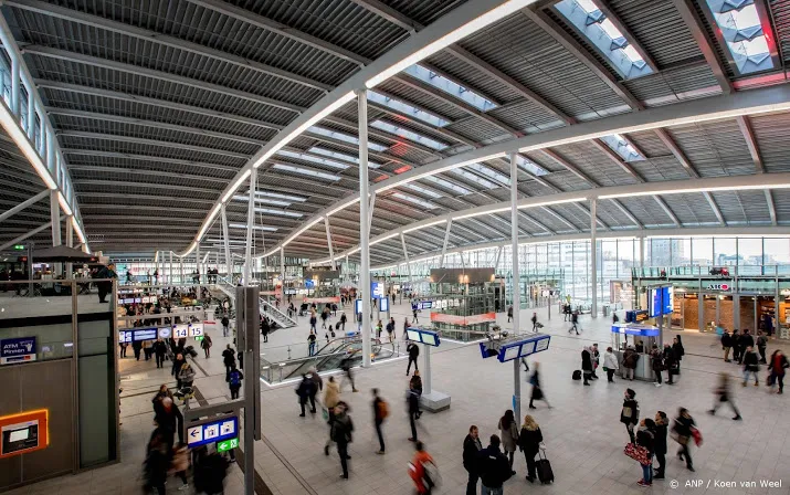 utrecht centraal krijgt digitaal reuzenscherm