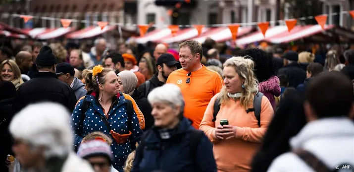 utrecht trapt koningsdag af met vrijmarkt