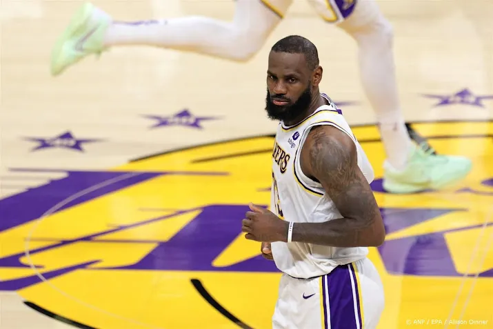 vader en zoon james eindelijk samen bij la lakers