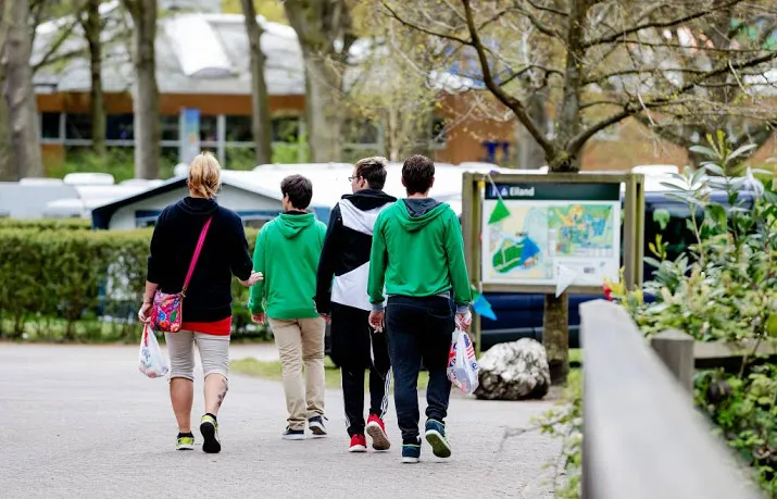 vakantieparken vol door zomers weer