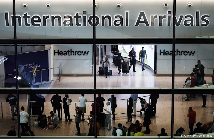 vakbond dreigt met nieuwe staking grenspolitie op heathrow