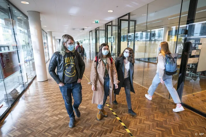 vakbond geef ook voortgezet onderwijs langer kerstvakantie
