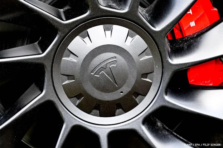 vakbond pleit voor dialoog over uitbreiding duitse tesla fabriek