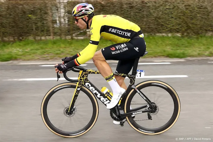 van aert geopereerd na val deelname aan giro ditalia onzeker