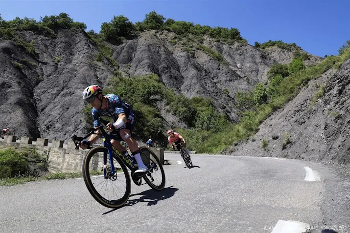 van aert vol lof over nederlandse ploeggenoot lemmen