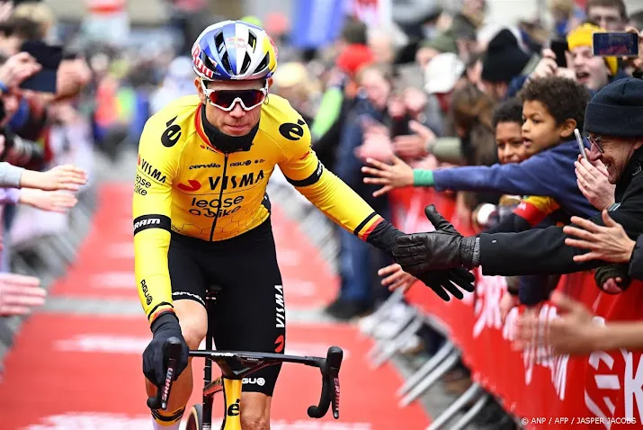 van aert wint wielerkoers kuurne brussel kuurne