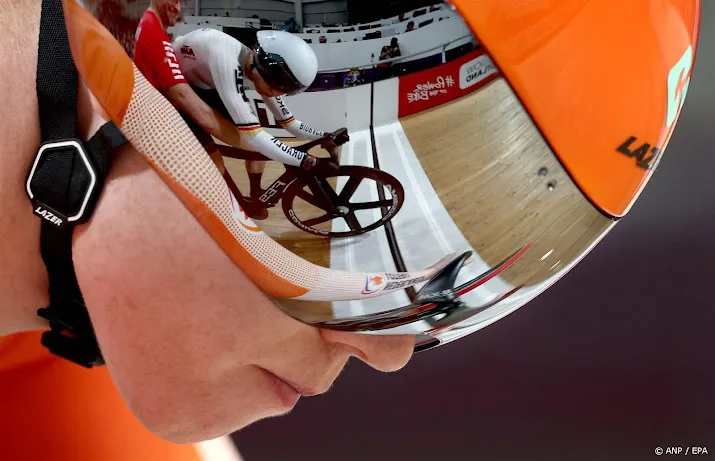 van de wouw naar kwartfinales sprint op ek baanwielrennen