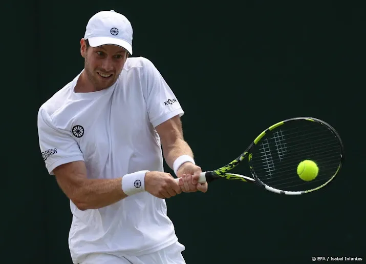 van de zandschulp in tweede ronde wimbledon na zege in vijf sets