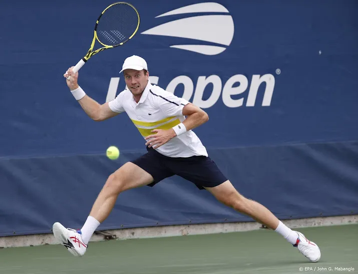 van de zandschulp verrast ruud en bereikt derde ronde us open