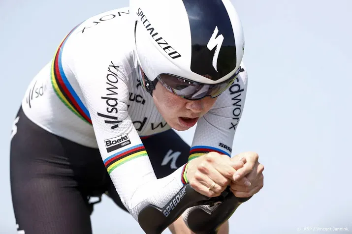 van der breggen veruit de snelste in klimtijdrit in giro ditalia