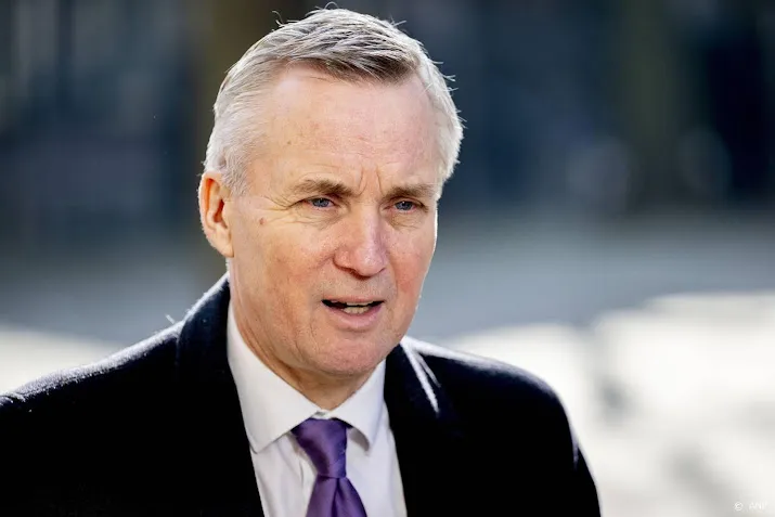 van der burg noodwet opvang vluchtelingen is nederlaag
