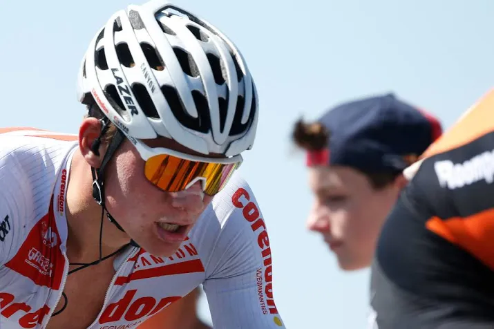 van der poel is leiderstrui kwijt