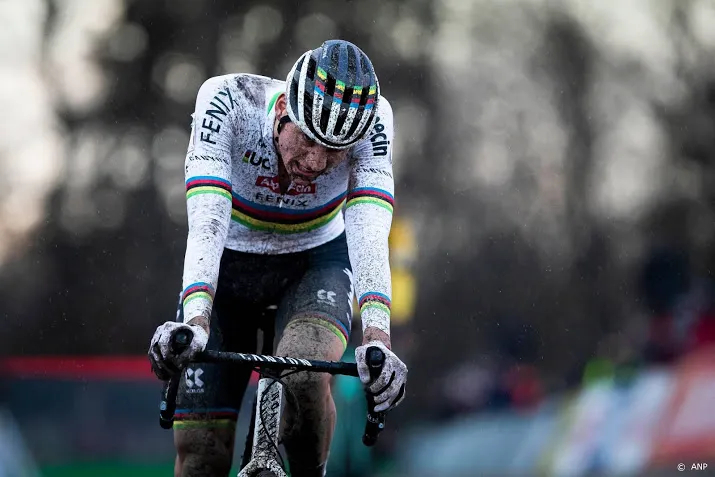 van der poel toch naar wereldbeker veldrijden dendermonde