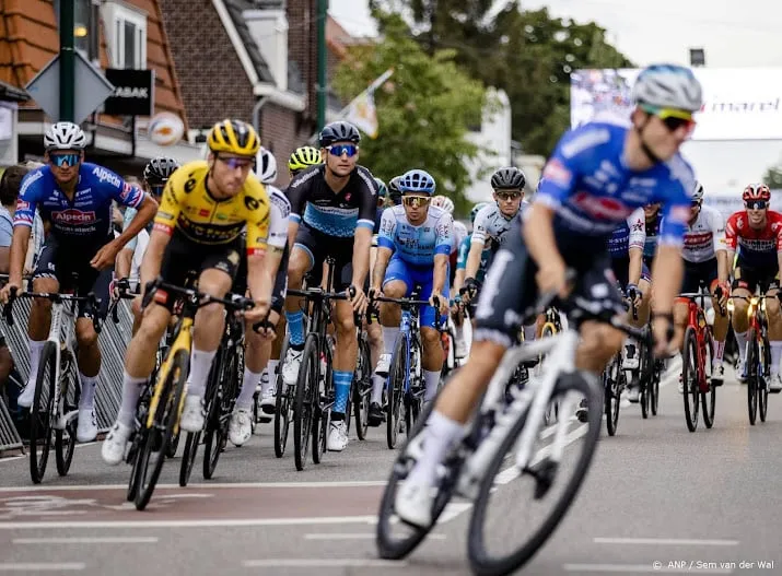 van der poel wint wielercriterium daags na de tour in boxmeer