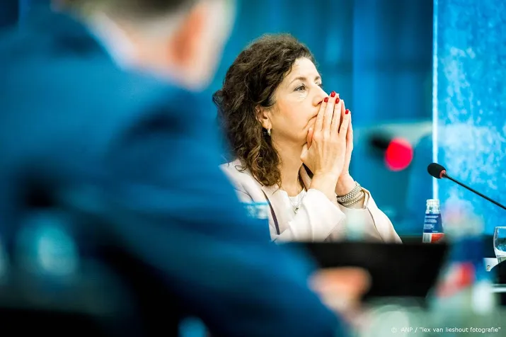 van engelshoven wil scapino ballet eventueel helpen