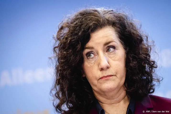 van engelshoven zorgen om chinese invloed universiteit groningen