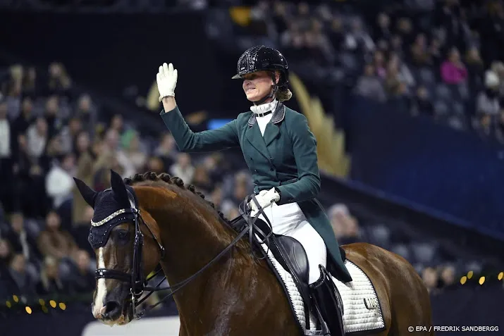 van liere wint kur met on fire hermes bij jumping amsterdam