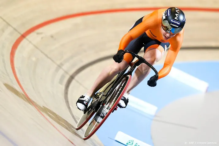 van riessen prolongeert nationale sprinttitel