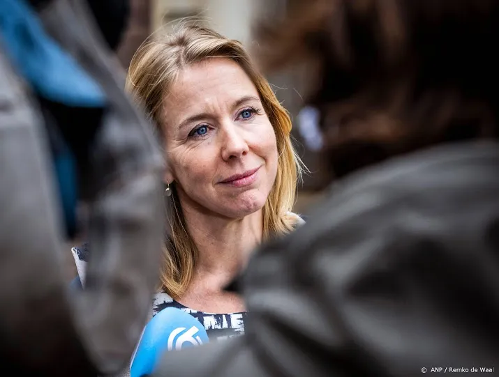 van veldhoven over twee weken duidelijkheid over vuurwerkverbod