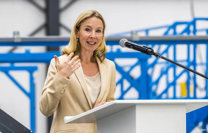 van veldhoven stapt uit kabinet vanwege nieuwe baan