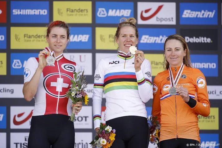 van vleuten gunt topatlete van dijk de wereldtitel